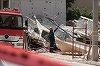 Un bloc de patru etaje şi şapte apartamente se surpă la Petralona, în Atena. Lucrări de construcţie pe un teren vecin, o posibilă cauză. Până la patru persoane date dispărute, potrivit presei, o informaţie neconfirmată oficial. Operaţiuni de căutare în mo