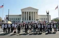 Curtea Supremă a SUA respinge contestarea lui Trump a jus soli şi-i anulează decretul, o înfrângere majoră a miliardarului. Copiii născuţi în SUA din părinţi ”prezenţi în mod ilegal sau temporar” sunt ”cetăţeni prin naştere, în virtutea celui de-al 14-lea