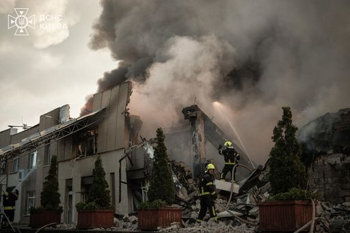 Forţele aeriene ucrainene afirmă că Rusia a lansat 570 de atacuri aeriene. Zelenski anunţă 13 morţi şi peste 90 de răniţi la Kiev - VIDEO