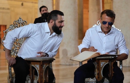 Două explozii la Damasc, unde Macron se află în prima vizită a unui lider din Occident după preluarea puterii de către islamişti