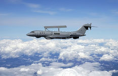 NATO anunţă contracte de armament în valoare de miliarde pentru a-i demonstra lui Trump puterea de foc. România participă la achiziţia comună a unor aeronave Saab GlobalEye, care vor constitui noul Sistem Aerian de Avertizare şi Control al NATO