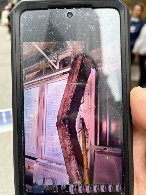 Pilonii unui zgârie-nori din Manhattan din apropierea ONU s-au deformat, determinând evacuări. Clădirea de birouri din anii 1970, fostul sediu global al Pfizer, era în curs de transformare în apartamente de lux - VIDEO