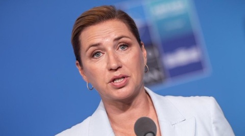 Mette Frederiksen îi răspunde lui Donald Trump, la summitul NATO de la Ankara, că ”Groenlanda nu este evident de vânzare”