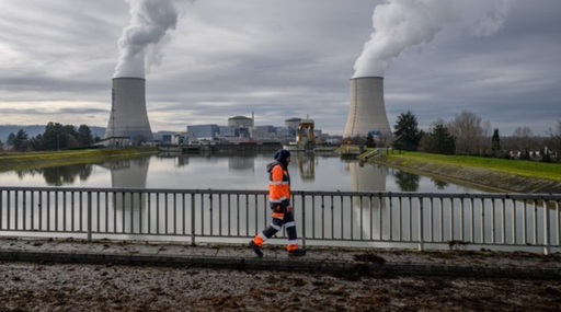 Un reactor al Centralei Nucleare Golfech, lângă Toulouse, oprit din cauza caniculei din Franţa