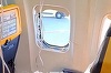 Un sârb, aproape aspirat dintr-un avion Ryanair, pe ruta Salonic - Memmingen. El a fost tras în avion de alţi pasageri. Hubloul, spart de fragmente desprinse dintr-un motor, scrie presa. Ryanair spune că s-a ”desprins”