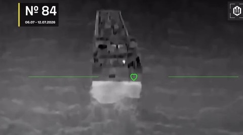 Rusia susţine că Ucraina a lovit un petrolier rus în Marea Azov. Kievul publică imagini în care se vede distrugerea a 14 nave ruseşti - VIDEO