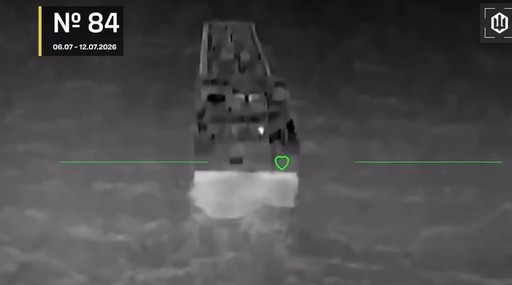 Rusia susţine că Ucraina a lovit un petrolier rus în Marea Azov. Kievul publică imagini în care se vede distrugerea a 14 nave ruseşti - VIDEO