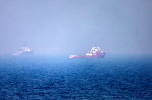 Traficul în Strâmtoarea Ormuz continuă, în pofida unei reluări a ostilităţilor între SUA şi Iran