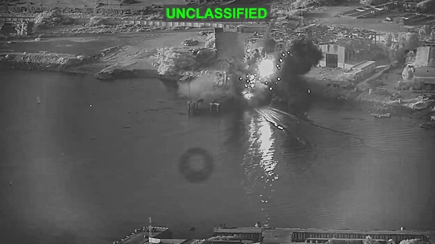 SUA au lansat primul atac cu drone marine de tip Corsair împotriva portului iranian Bandar Abbas, anunță CENTCOM. Trei drone au vizat instalații de mentenanță a unor submarine și nave