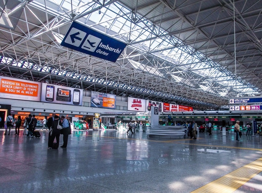 Noul sistem de control la frontiere al UE triplează timpul de trecere prin controlul pașapoartelor, avertizează operatorii aeroportuari