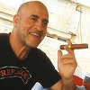 Daniel Siad, cel care ar fi recrutat fotomodele pentru Jeffrey Epstein, a fost găsit mort la domiciliul său din apropierea Parisului. Este deja al doilea bărbat asociat cu Epstein care moare în Franţa