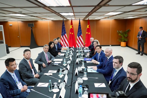 După ce Trump a acuzat China de interferență în alegeri, Marco Rubio s-a întâlnit cu omologul chinez pentru a discuta despre pregătirea vizitei președintelui Xi în SUA