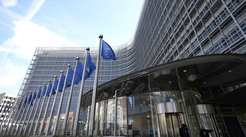 Acord UE asupra celui de-al 21-lea pachet de sancțiuni impus Rusiei, diminuat din cauza Greciei. Plafonarea prețului petrolului rus la 44 de dolari barilul, prelungită cu un an. Sectorul financiar, criptomonedele, flota fantomă și industria militară rusă,