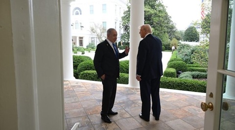 Trump îl primeşte marţi la Casa Albă pe Netanyahu, aflat în dificultate în sondaje, care vine la funeraliile lui Graham