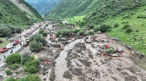 Cel puţin zece morţi, 23 de răniţi şi 174 de persoane salvate în sudul Chinei, în urma unei viituri într-o zonă turistică de campare