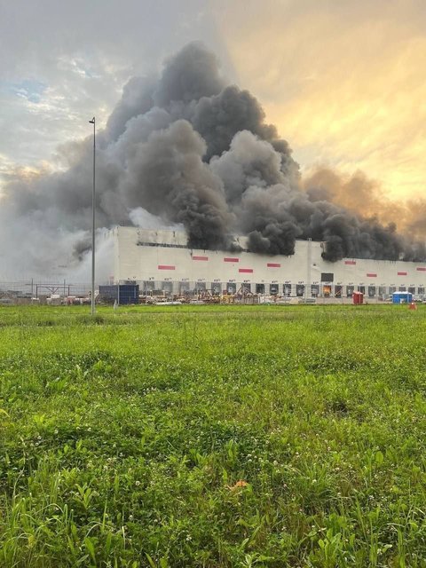 Incendiu la instalaţii industriale din oraşul rus Riazan, în urma unui atac cu drone / Regiunea găzduieşte numeroase complexe industriale mari, inclusiv o rafinărie de petrol şi un centru logistic - FOTO / VIDEO

