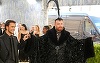 Sam Smith confirmă că s-a logodit cu stilistul Christian Cowan