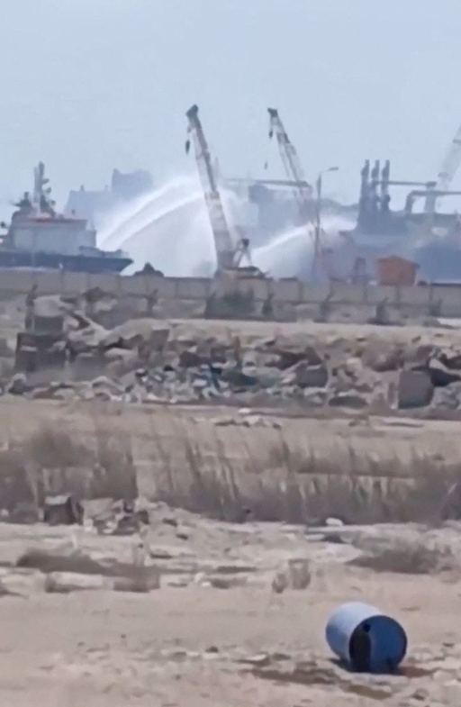 SUA au lansat un nou bombardament asupra Iranului în timp ce conflictul se extinde cu un atac asupra unui port din Egipt. Presa anunţă cel puţin 3 morţi pe insula Qeshm. Un chinez ar fi murit în Kuweit într-un atac iranian / Pakistanul anunţă negocieri