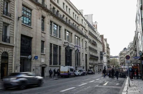 Atac dejucat la Paris în faţa Bank of America: o belgiană pusă sub acuzare şi încarcerată