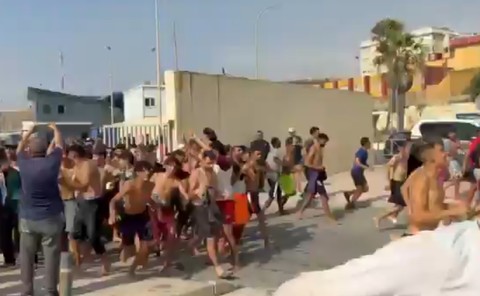 AFP: A permis Marocul trecerea imigranţilor în Ceuta şi, dacă da, cu ce scop?