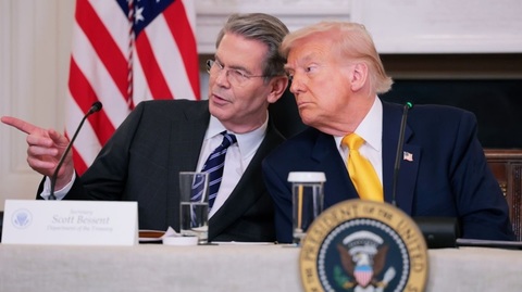 SUA şi Iranul ar putea încheia un acord în vederea redeschiderii Strâmtorii Ormuz până miercuri, anunţă Scott Bessent la CNBC