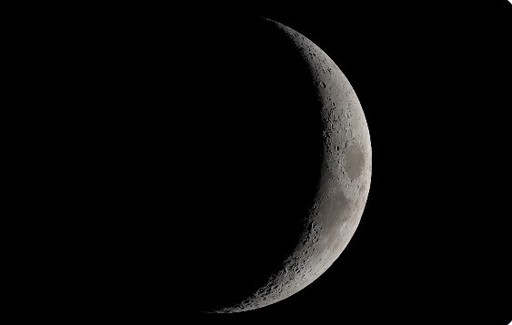 Un fragment dintr-o rachetă SpaceX, de dimensiunea unui bloc cu cinci etaje, se prăbuşeşte miercuri dimineaţă pe Lună. Ce se poate întâmpla? 