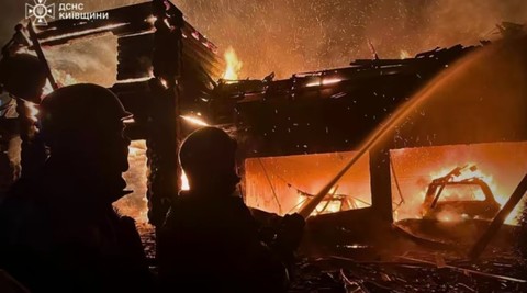Mai multe explozii s-au auzit la Kiev în timpul unei alerte aeriene. Ruşii atacă cu rachete balistice