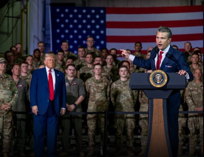 The Washington Post: Trump și Hegseth s-au confruntat la Camp David pe tema epuizării stocurilor de rachete. Președintele i-a cerut explicații șefului Pentagonului