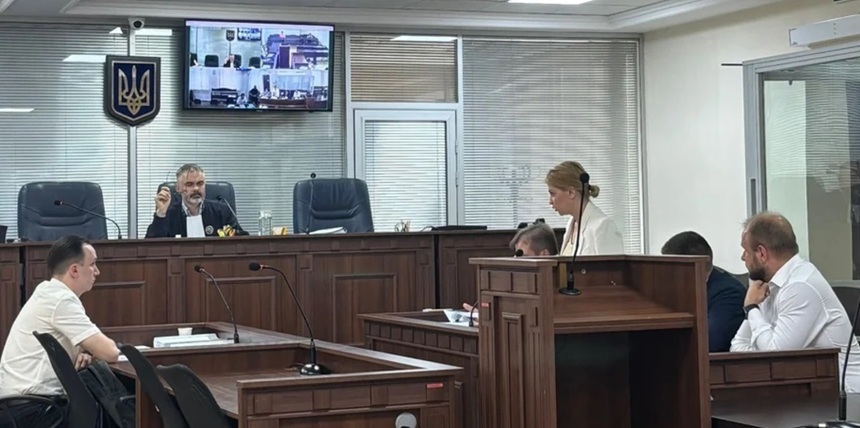 Fosta ambasadoare a Ucrainei în SUA, Olga Stefanîșina, destuită de Zelenski, inculpată cu privire la corupție. NABU o acuză de ”îmbogățire ilegală” cu 270.000 € cu privire la bunuri imobile de lux nedeclarate, a căror deținere este incompatibilă cu venitu