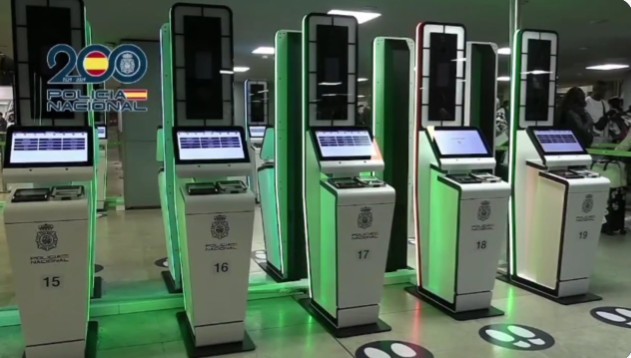 POLITICO: Noul sistem de control la frontierele europene se dezactivează atunci când este suprasolicitat. Călătorii sunt scutiți de scanarea facială și de prelevarea amprentelor digitale ori de câte ori cozile devin prea lungi
