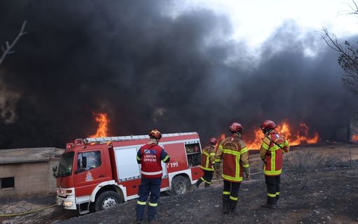 Un nou incendiu se extinde în apropierea Atenei, alimentat de vântul puternic