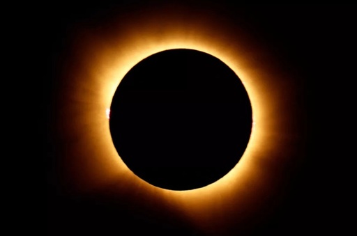 O eclipsă spectaculoasă de Soare a traversat lumea şi a aruncat, foarte scurt timp, nordul Spaniei în întuneric