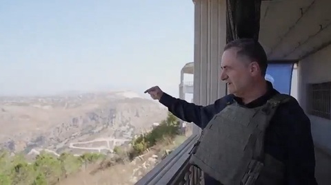 Ministrul israelian al Apărării Israel Katz reiterează, în sudul ocupat al Libanului, că Israelul va rămâne în Liban, Siria şi Fâşia Gaza. ”Vom curăţa această zonă”, anunţă el, precizând că armata israeliană ”distruge infrastructuri subterane” şi ”toate c