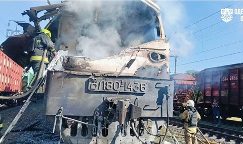 Tren de călători atacat de o dronă rusească în Odesa: mecanicul de locomotivă şi ajutorul său au murit