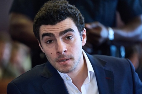 Luigi Mangione pledează vinovat la acuzaţiile federale de hărţuire în cazul uciderii CEO-ului UnitedHealthcare