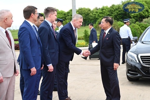 Fostul şef al juntei din Mianmar, Min Aung Hlaing, primit pentru prima oară în calitate de preşedinte civil birman de către Putin
