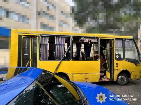 Patru morţi şi patru răniţi în Ucraina, într0un atac cu dronă împotriva unui autobuz, la Herson, anunţă procuratura regională