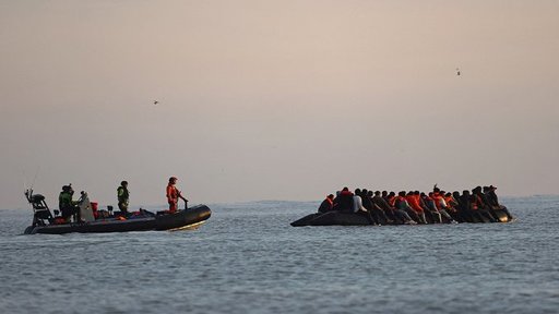 Cel puţin 13 tunisieni sunt daţi dispăruţi după ce o barcă cu migranţi s-a scufundat în largul Tunisiei