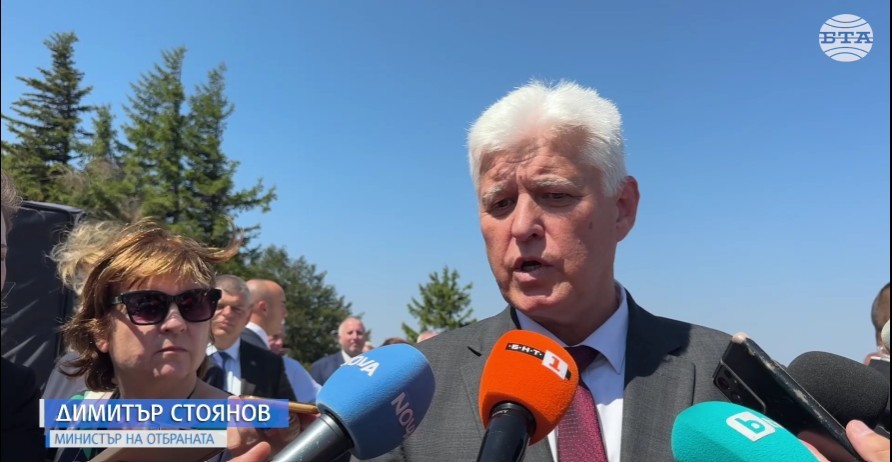 Două avioane americane de realimentare în zbor au părăsit Bulgaria la o lună după ce desfăşurarea lor a stârnit nemulţumirea Iranului