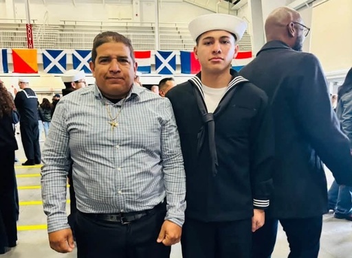 SUA: Tatăl unui marinar de pe portavionul USS Abraham Lincoln a fost reţinut de autorităţile de imigrare / Joshua Aviles revine în Statele Unite după o misiune lungă în Orientul Mijlociu, în războiul cu Iranul / Mesajul marinarului