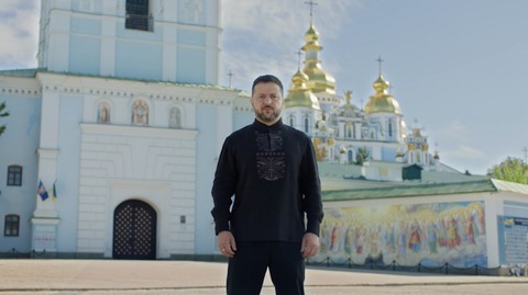 Ucraina doreşte pacea, dar nu va ceda cu orice preţ în faţa Rusiei, afirmă Zelenski cu ocazia Zilei Independenţei