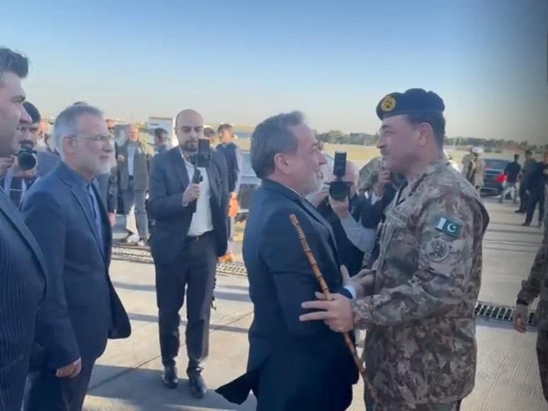 Trump a purtat săptămâna trecută o discuţie telefonică cu şeful armatei pakistaneze, iar acesta s-a întâlnit luni cu oficiali iranieni