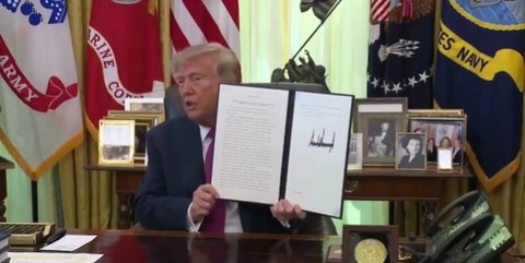 Donald Trump a semnat un decret pentru a schimba denumirea „Lacului Ontario” în „Lacul America”