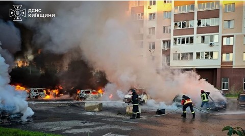 Rusia loveşte capitala Ucrainei cu drone lansate în valuri. Moscova începe să ia în vizor lanţuri de magazine şi infrastructură logistică de consum în încercarea de a „paraliza” Kievul