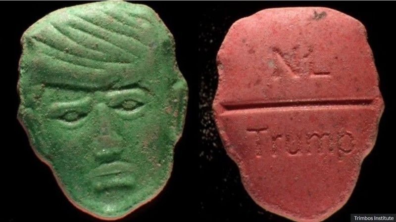 Un institut olandez de sănătate emite o „alertă roşie” cu privire la pastile de ecstasy care au forma chipului lui Trump: „Nu consumaţi această pastilă sub nicio formă!”