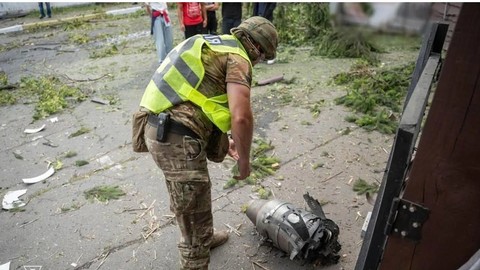 Victime şi pagube materiale la Kiev, care a fost atacat cu drone în plină zi