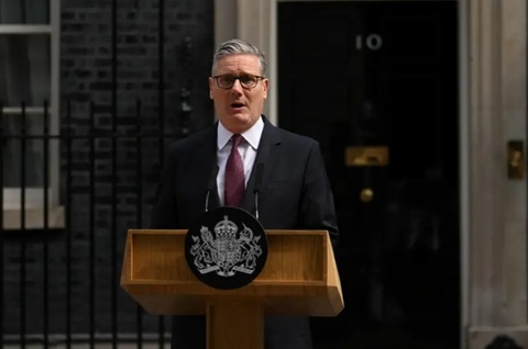 Keir Starmer, fostul premier al Marii Britanii, renunţă la mandatul de deputat