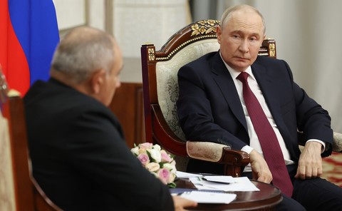 Putin cere Armeniei să aleagă între UE şi Uniunea Eurasiatică. El a avut un dialog tensionat cu premierul Nikol Paşinian