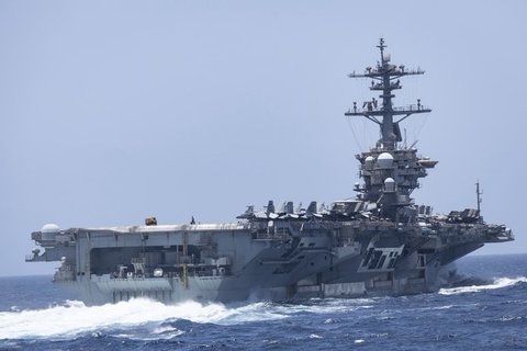După nouă luni pe mare, portavionul american „Lincoln” ajunge în Thailanda