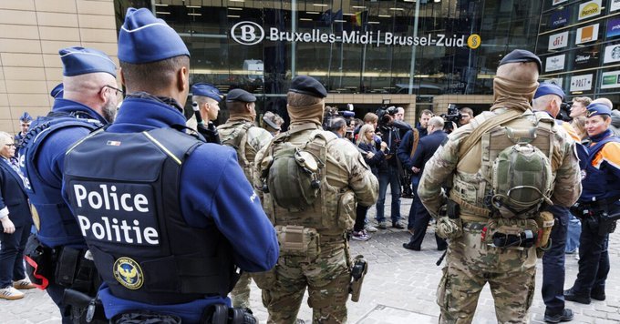 Un bărbat cu un Kalaşnikov a fost arestat în Gara Midi din Bruxelles